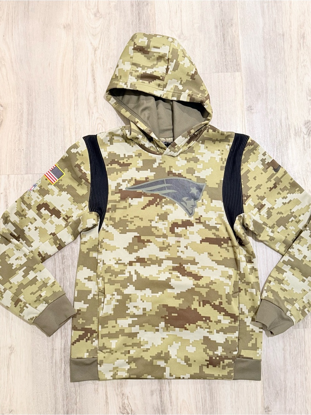 Nike New England Patriots Salute to Service Hoodie Camo Tan & Brown Large